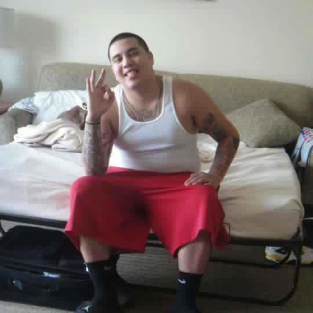 Meet your Posher, Ikaika